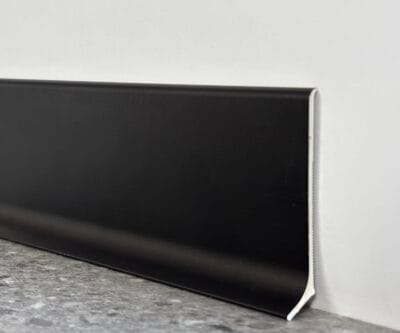 plinta din aluminiu in culoare negru mat fabricatie italia